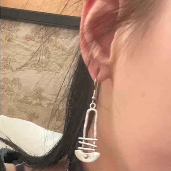 ⭕️BOGO FREE⭕️ Boho silver abstract minimalist earrings / NWOT - Picture 3 of 6